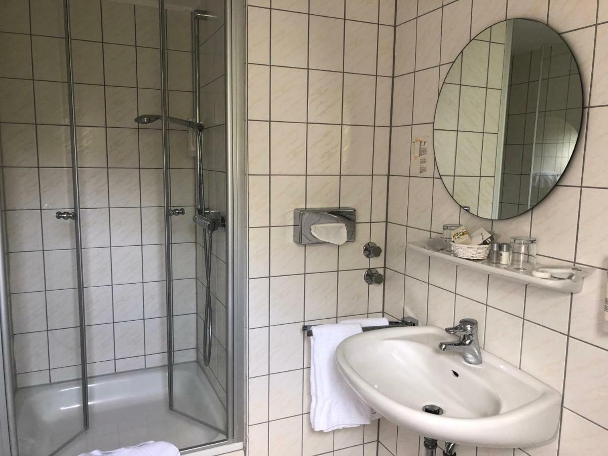 Standard Einzelzimmer mit Dusche