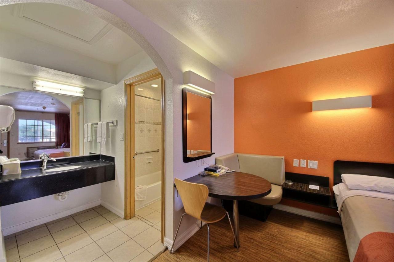 King Room Non-Smoking