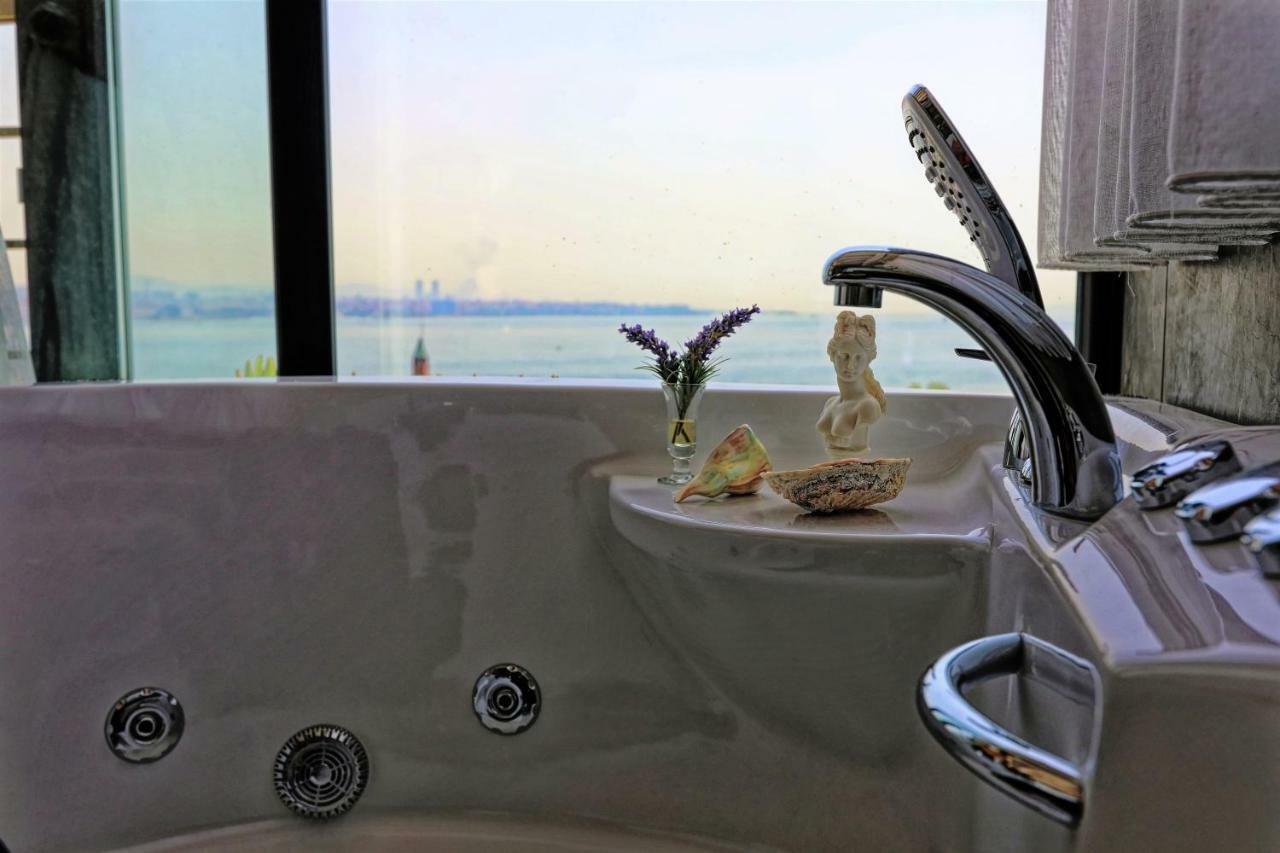 Suite mit Kingsize-Bett mit Whirlpool