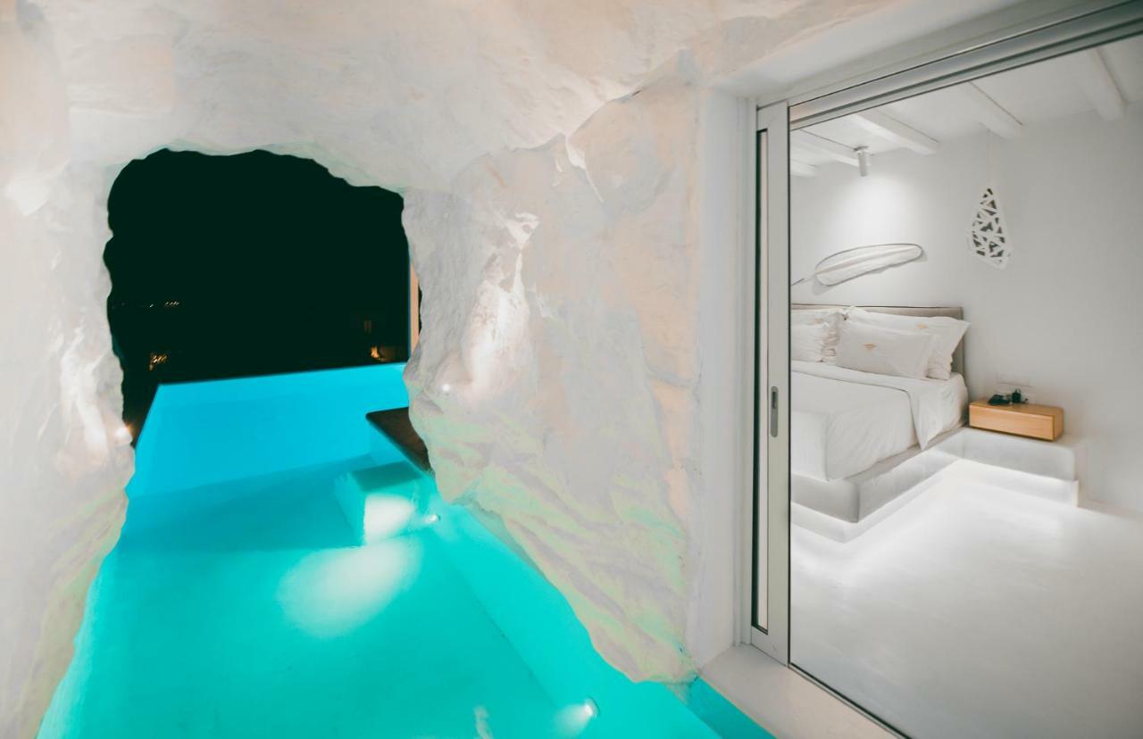 Suite Grotte de Rêve avec Piscine Privée Chauffée, Coin Salon et Bain à Remous