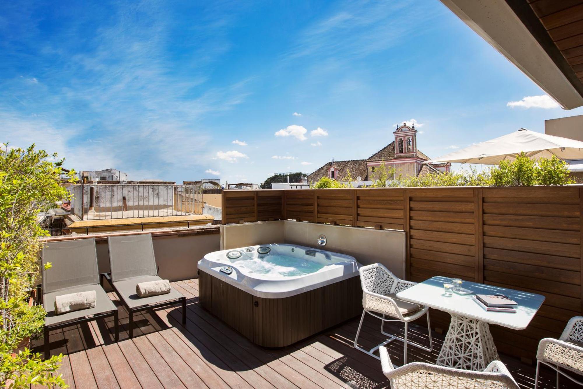 Suite 1800 Terrace Jacuzzi®