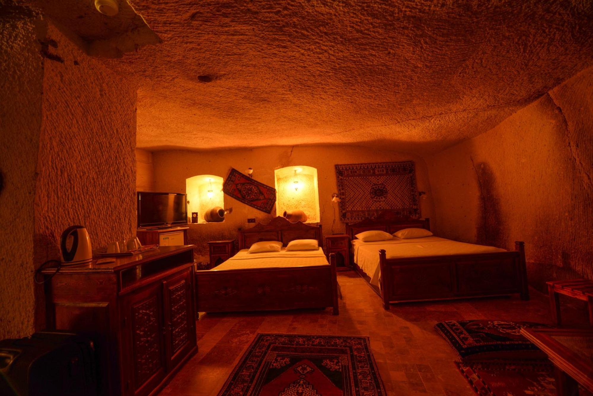 Cave Room,823820138:JPEG