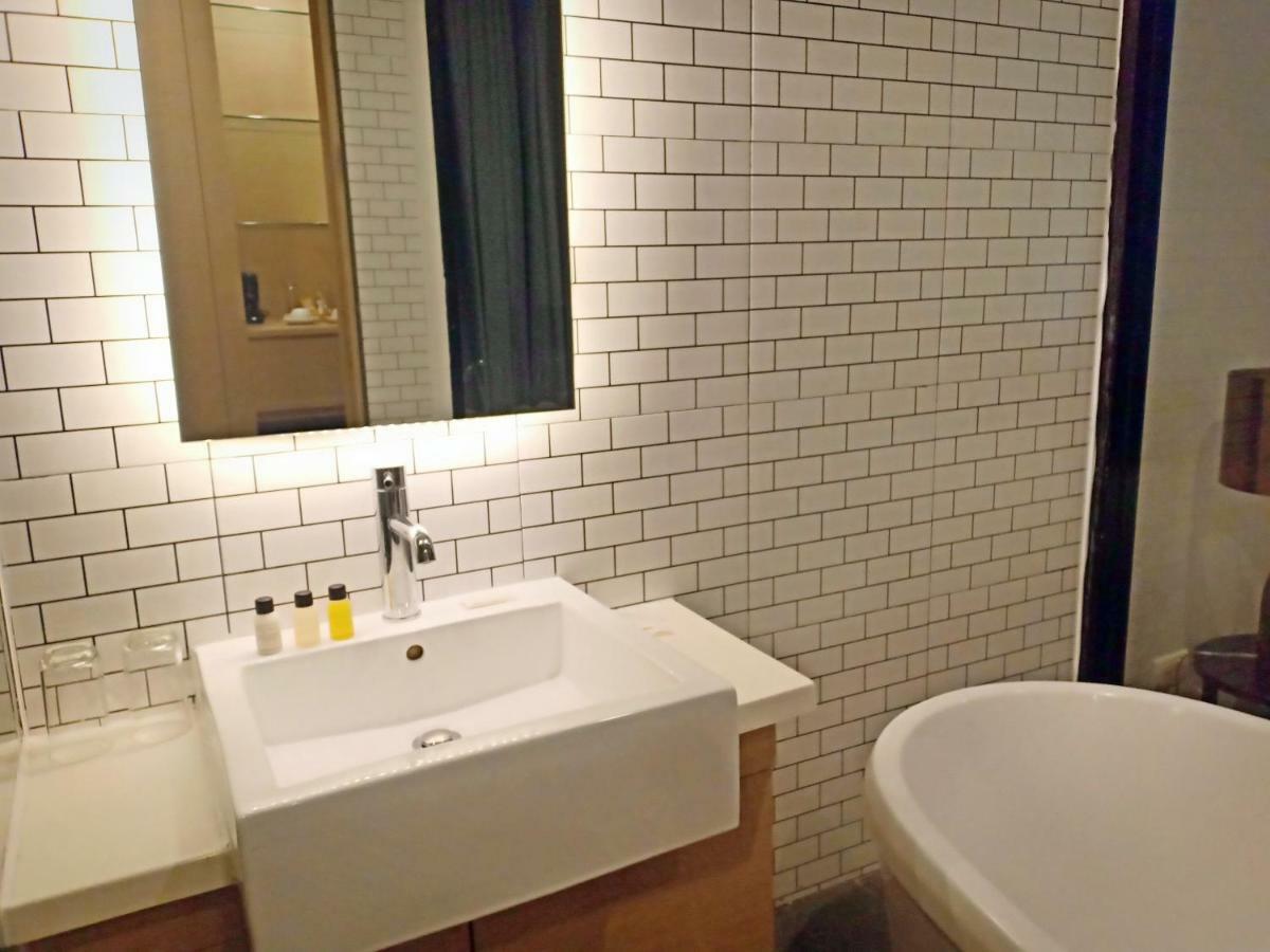 Deluxe Double or Twin Room Pool View,1774471079:JPEG