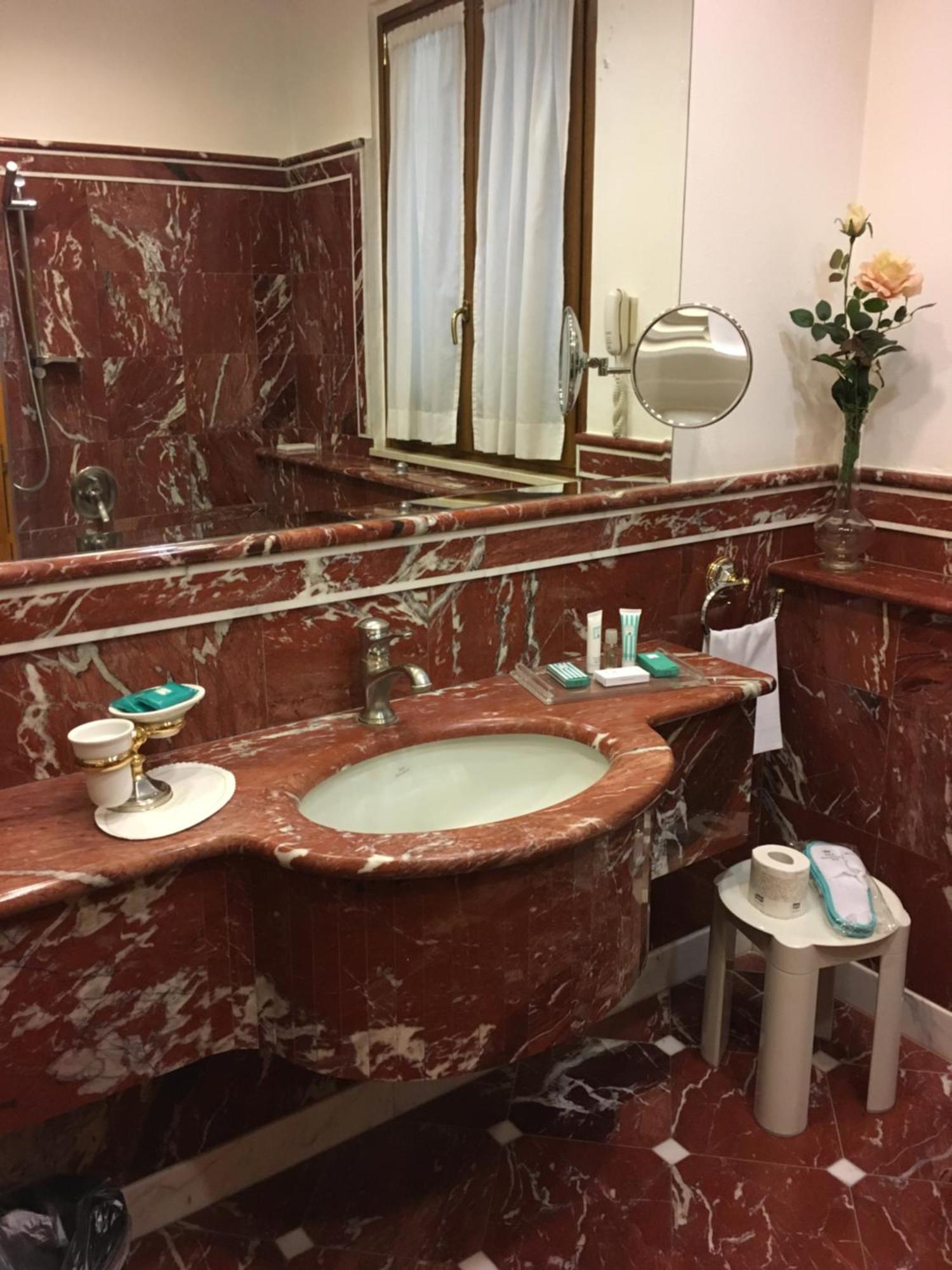 Junior Suite,682308102:JPEG