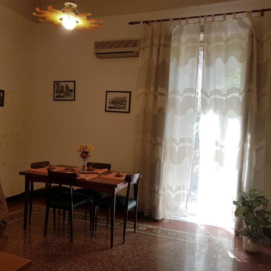 Family Room,891711628:JPEG