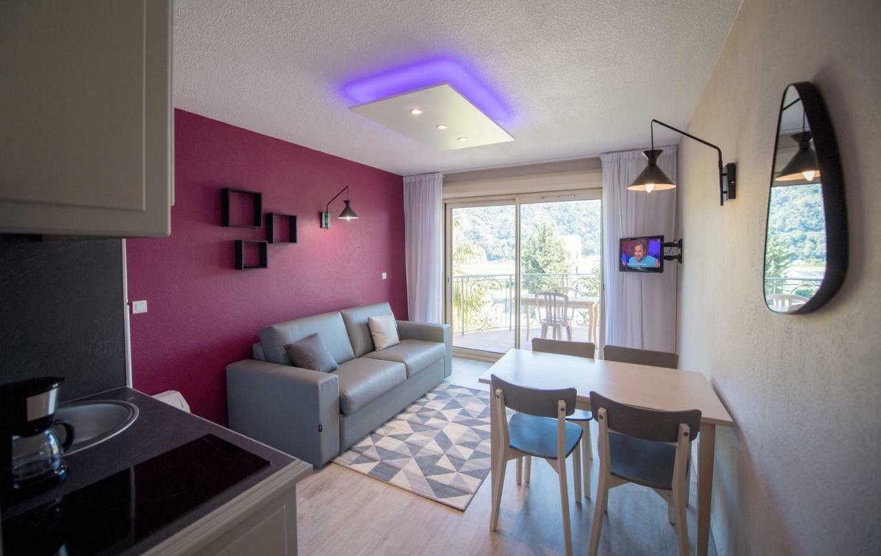 1 Bedroom Living Room Apartment
