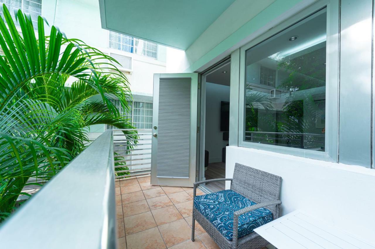Premier King Balcony
