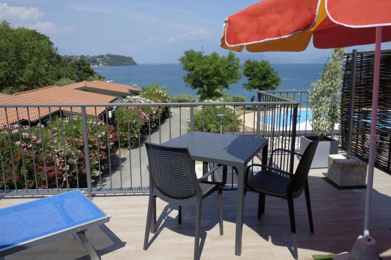 Apartment with Terrace,932381623:JPEG