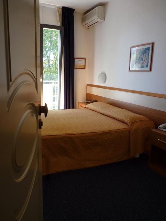 Double Room,1587507555:JPEG