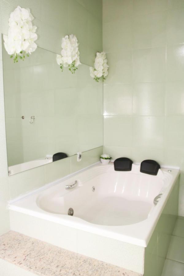 Suite Lit Queen-Size avec Baignoire Spa