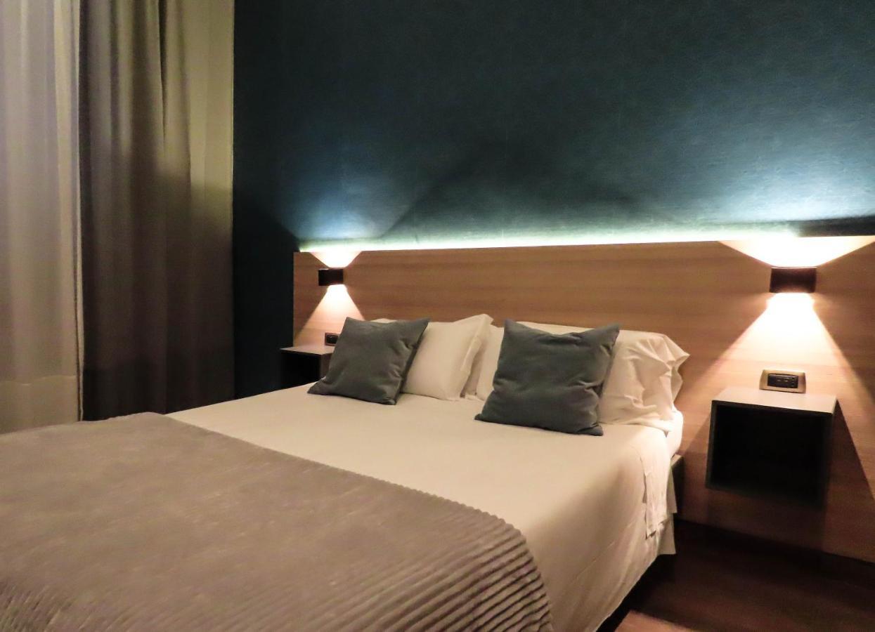 Deluxe Double or Twin Room,950029081:JPEG