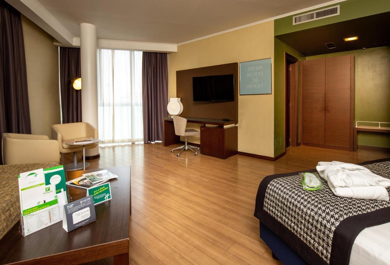 King Suite,967311220:JPEG