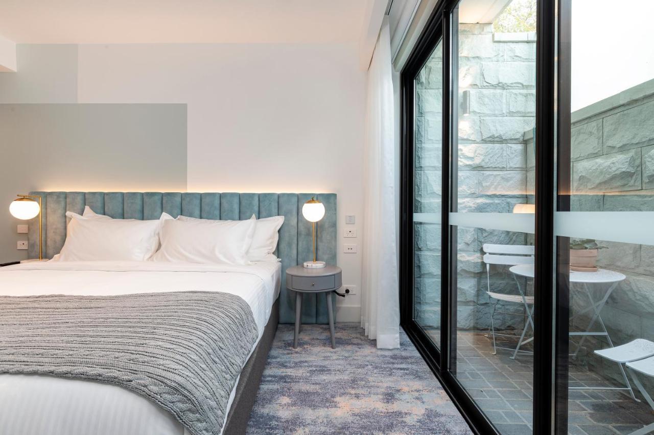 Standard King or Twin Room