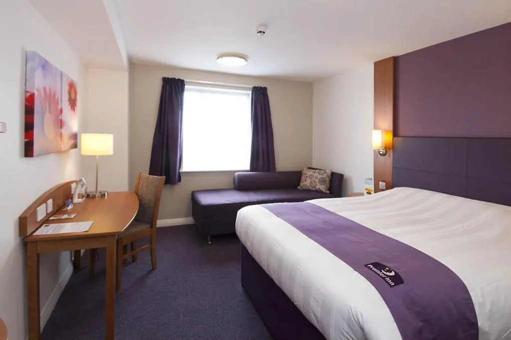 Premier Inn London Victoria-1