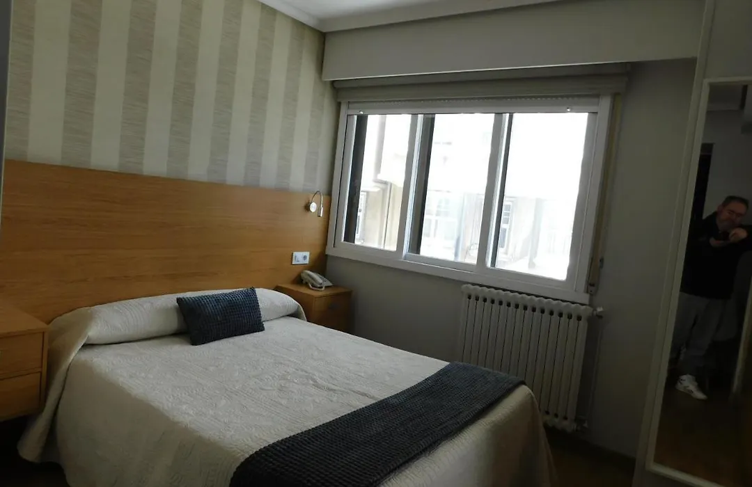 Hostal Crisol X Liste Station-1