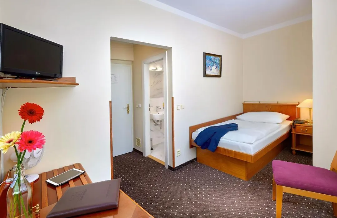 Hotel Melantrich Old Town-1