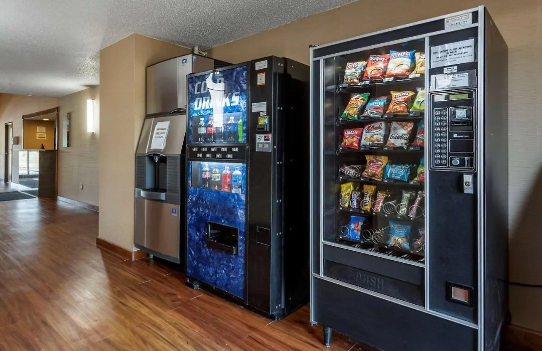 Quality Inn & Suites Warren-1