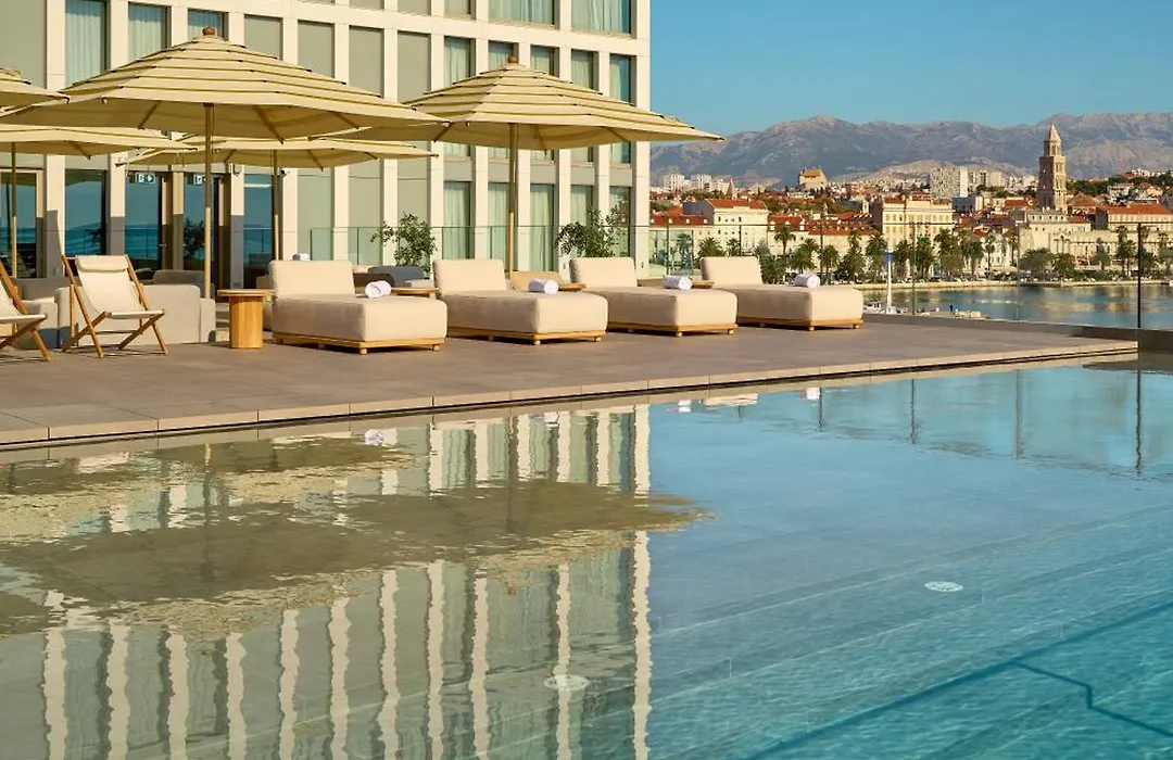 Hotel Ambasador-1
