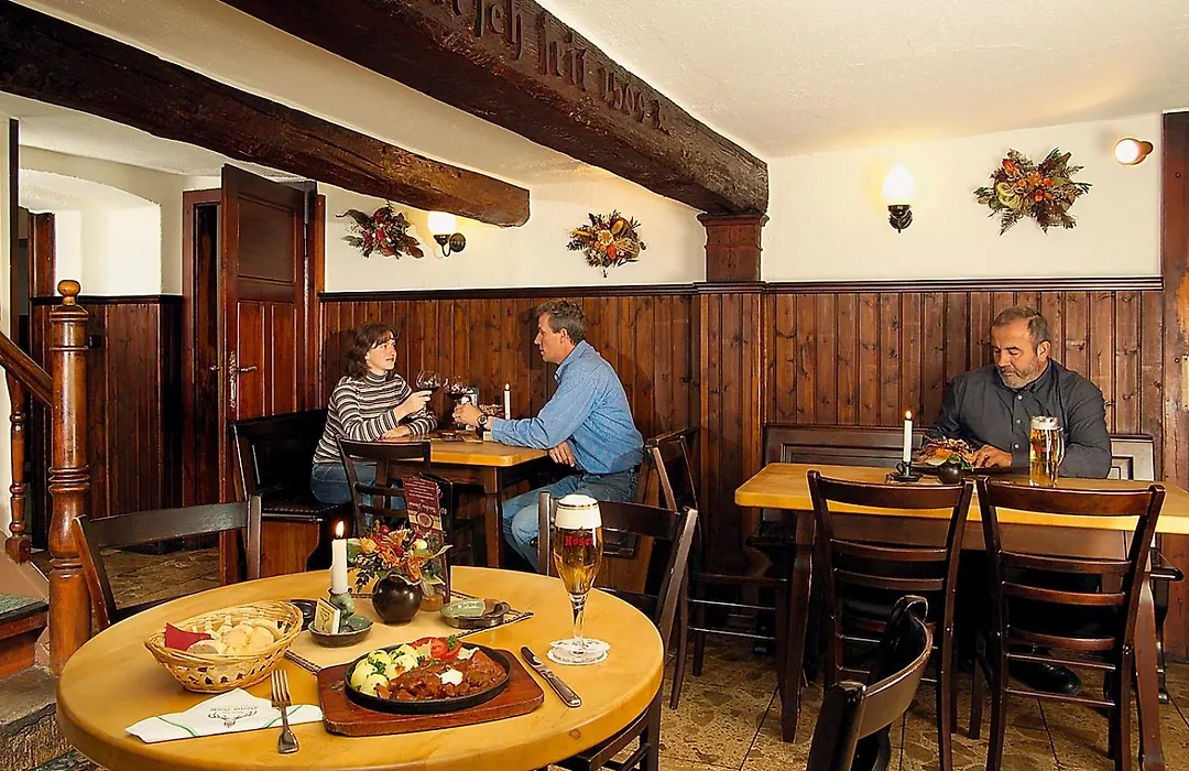 Altdeutsches Gasthaus Roter Hirsch-1