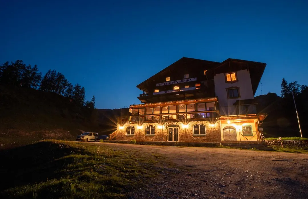Alpen Arnika Hotel & Restaurant-1