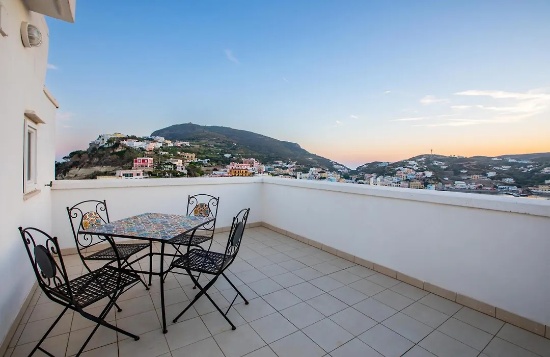 Hotel Torre Dei Borboni-1