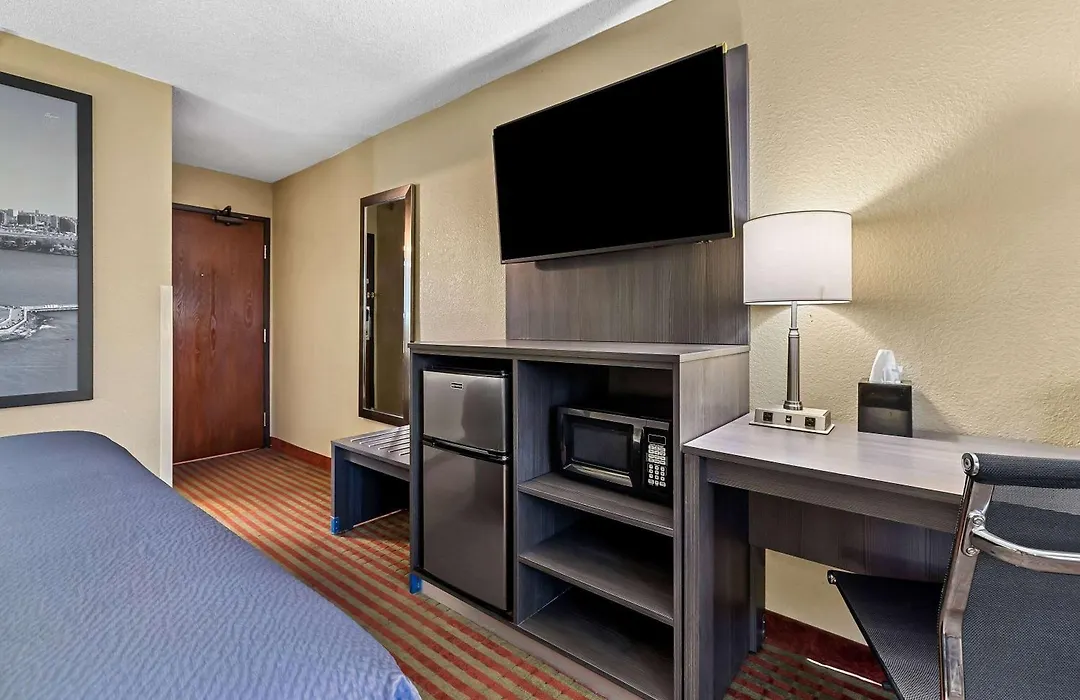 Super 8 By Wyndham Amsterdam-1