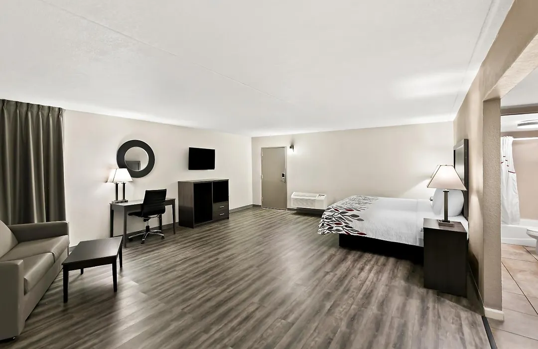 Red Roof Inn & Suites Duncan-1