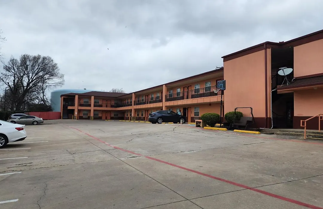 Benbrook Inn & Suites-1