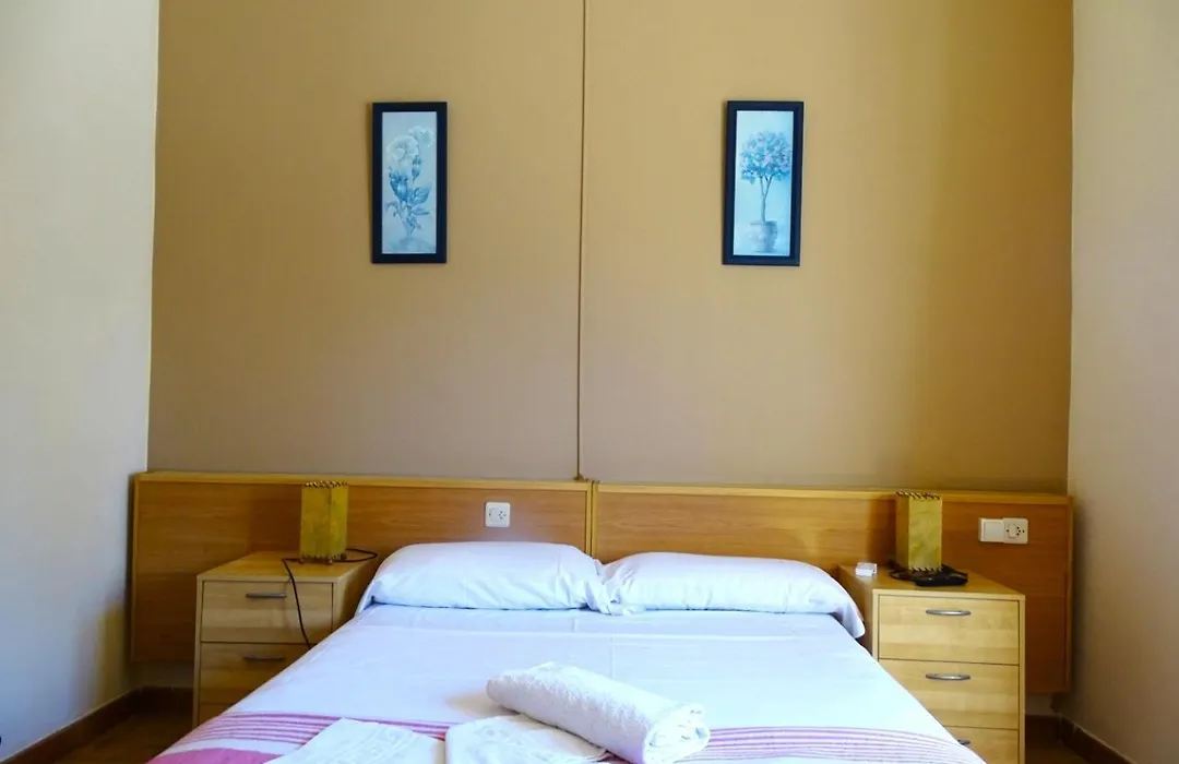 Hostal Lleida-1