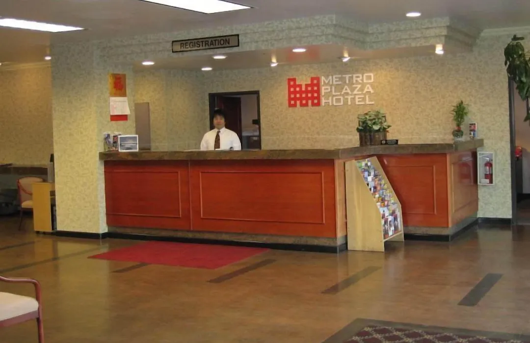 Metro Plaza Hotel-1