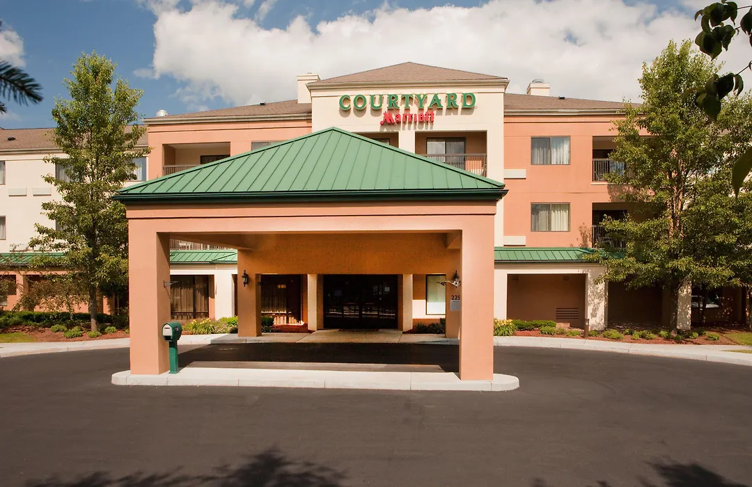 Courtyard Hartford Manchester-1