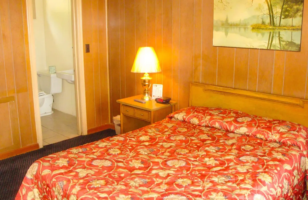 Golden Wheat Budget Host Inn Junction City-1