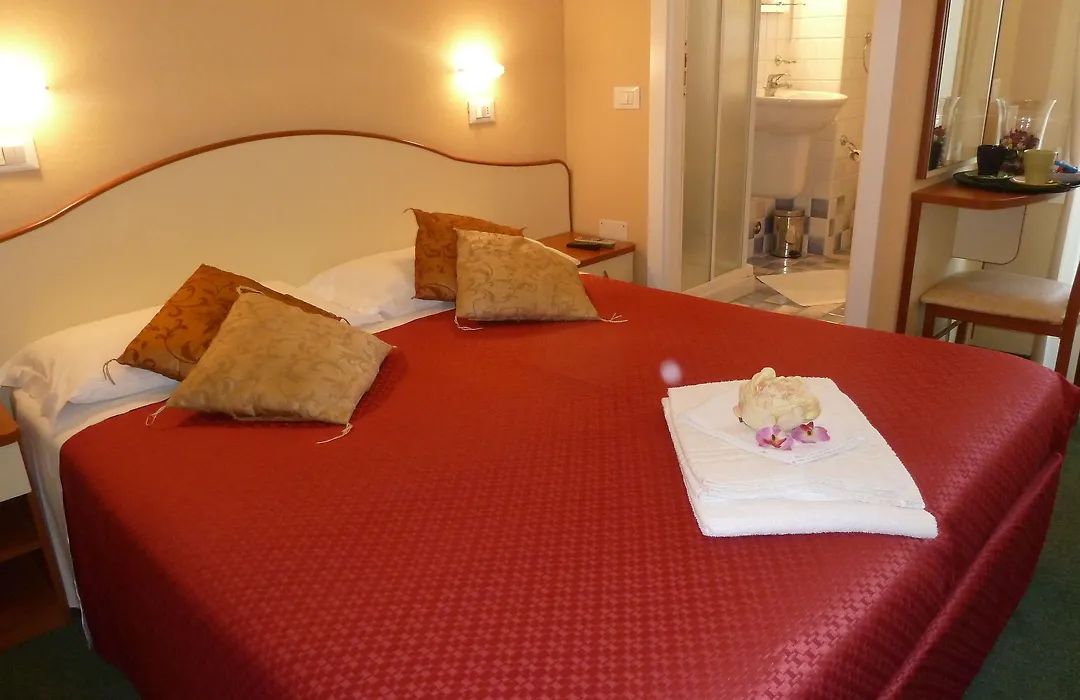 Hotel Crosal-1