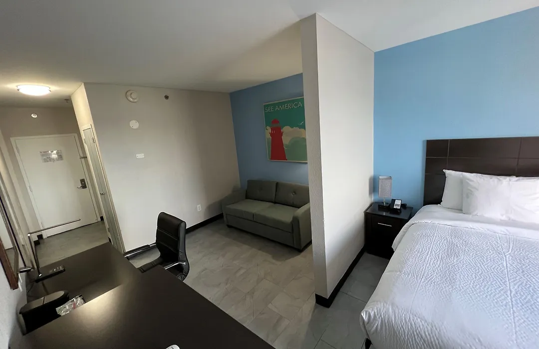 Travelodge By Wyndham Queens-1