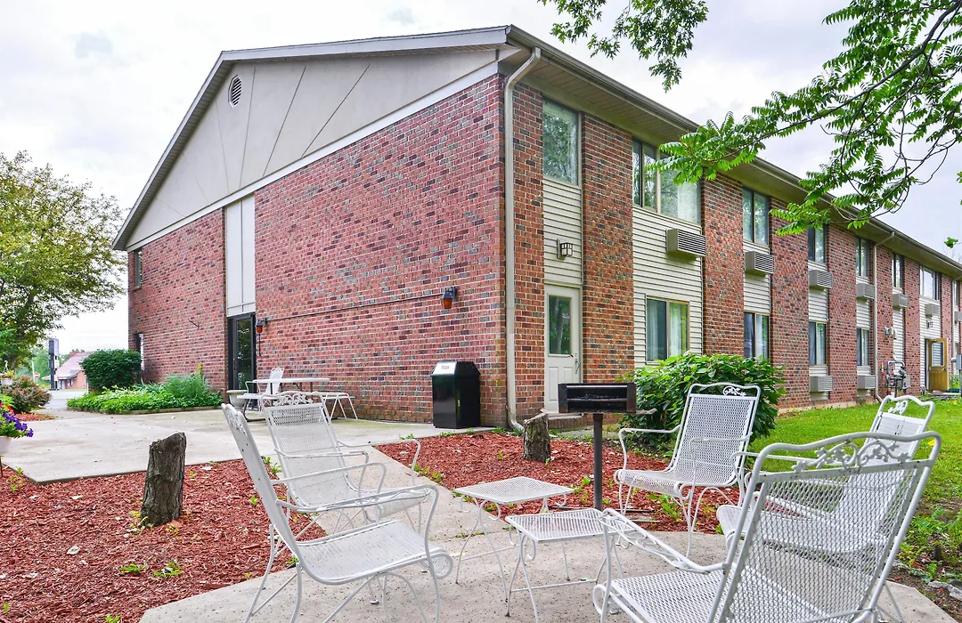 Americas Best Value Inn & Suites - Bluffton-1