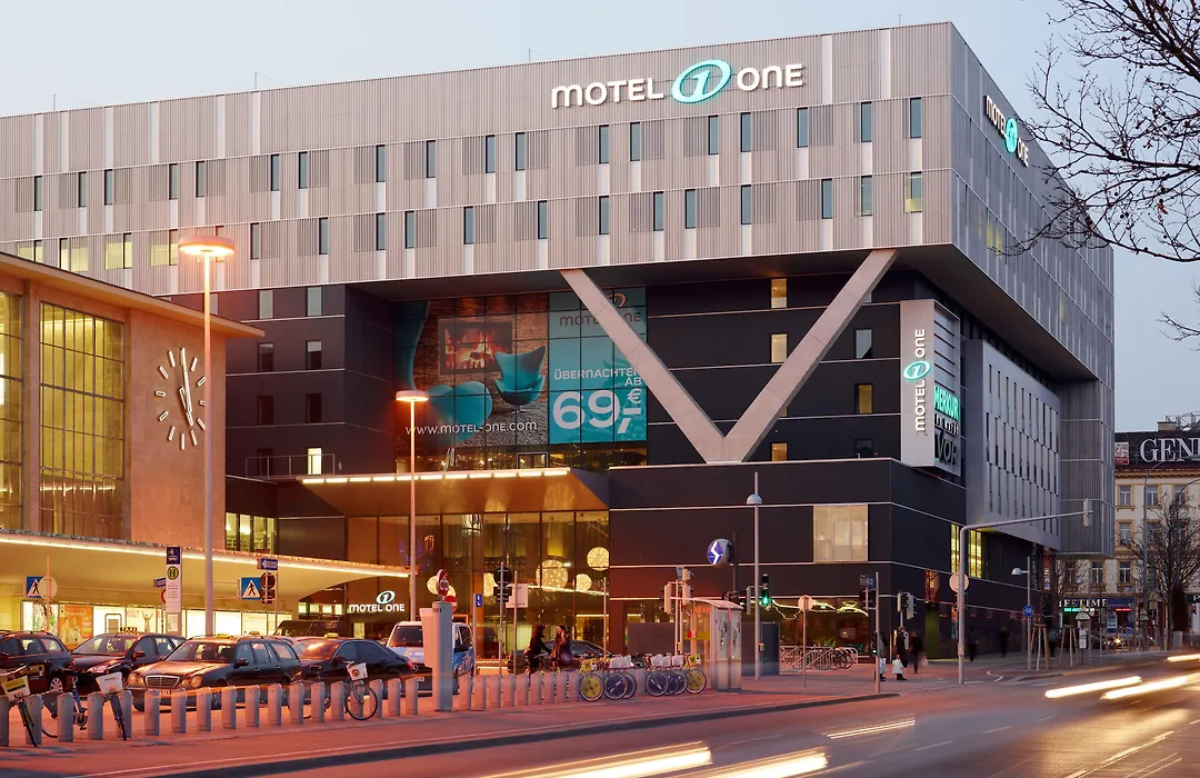 Motel One Wien-Westbahnhof-1