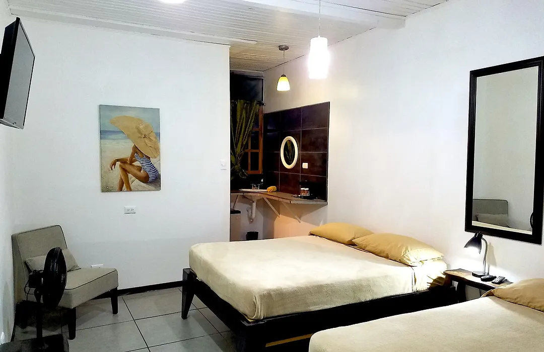 Lizard King Hotel & Suites-1