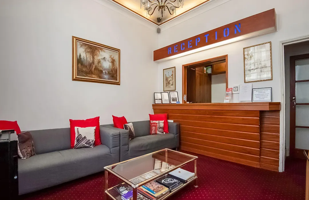 St George'S Hotel-1