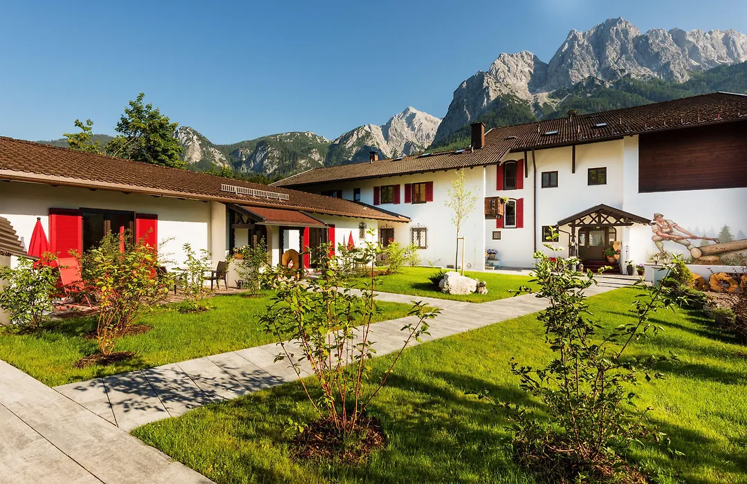 Bayern Resort Hotel - Adults only - mit Zugspitzblick - Eibsee-Nähe - Wellnessbereich - Naturpool im Sommer-1