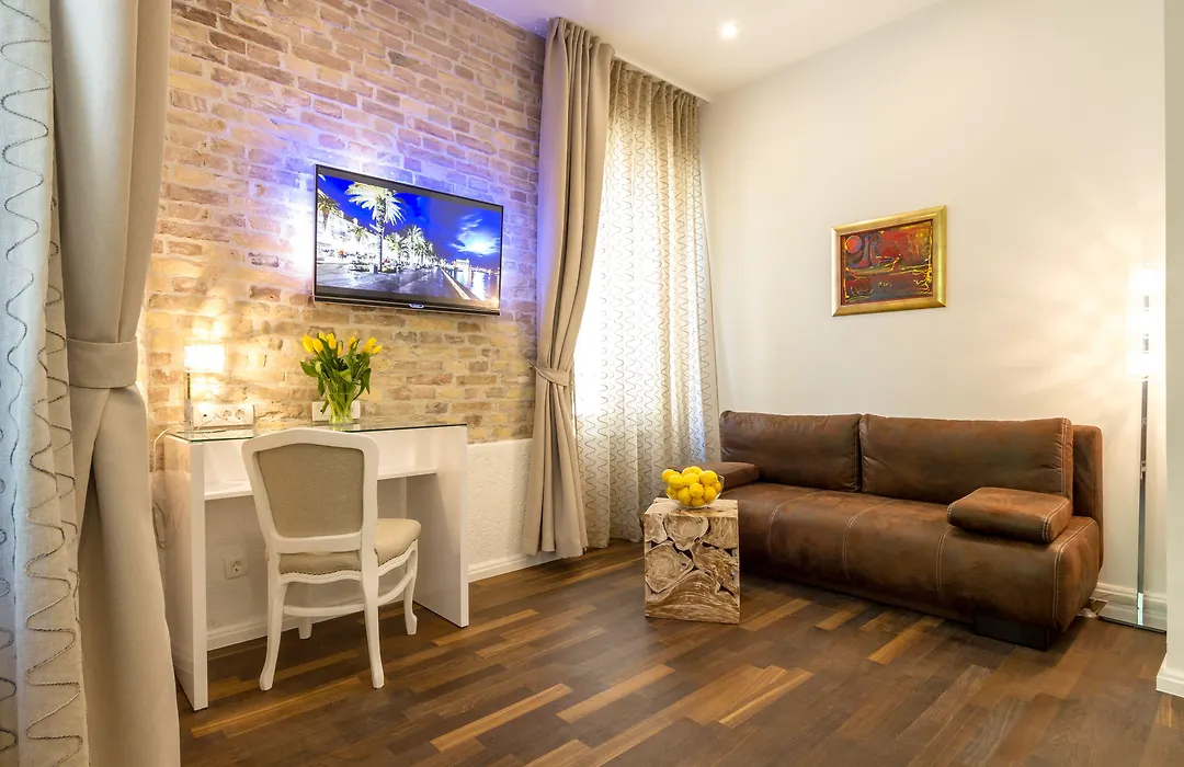 Pellegrini Luxury Rooms-1