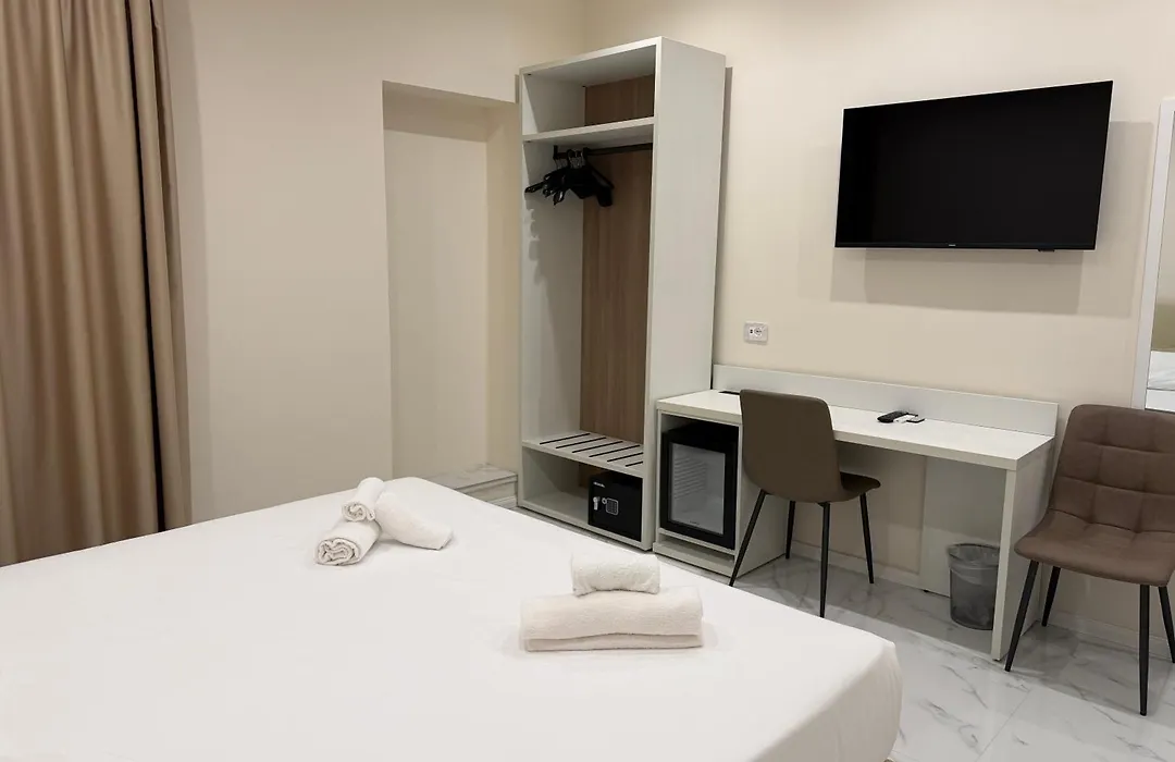 Hotel Margot-1