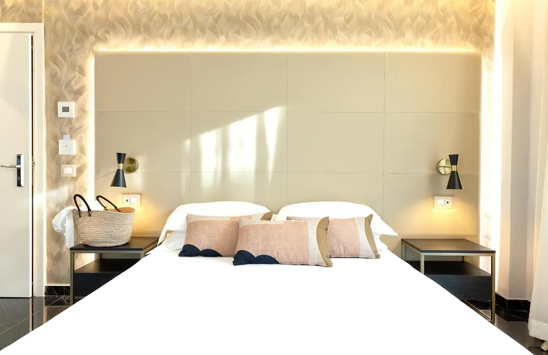 Hotel Mondial-1