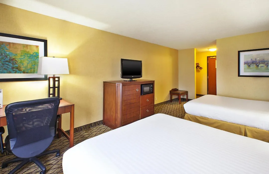 Holiday Inn Express Hotel & Suites - Belleville Area By Ihg-1