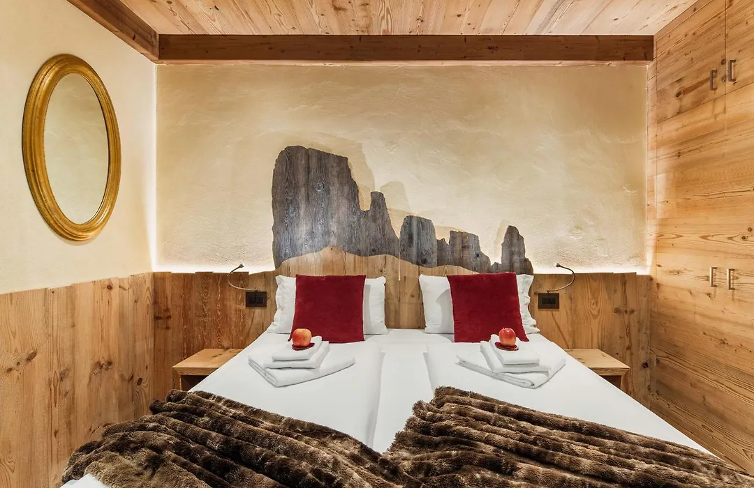 Hotel Ciasa Lorenzi-1