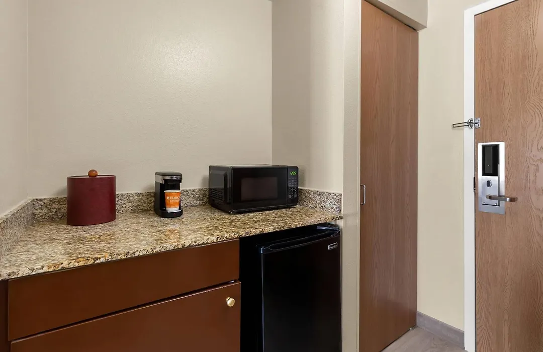 Comfort Suites Near Universal Orlando Resort-1