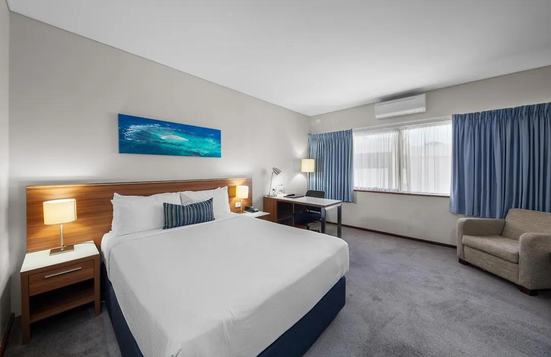 Ocean Centre Hotel-1