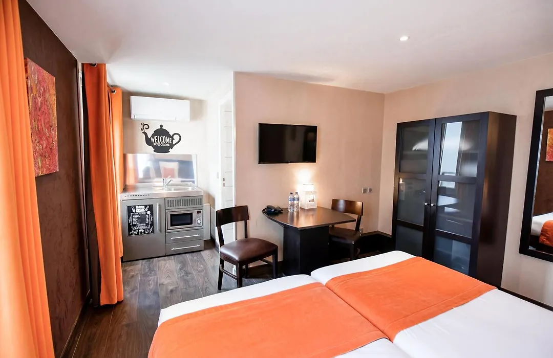 Hotel Pax Opera-1