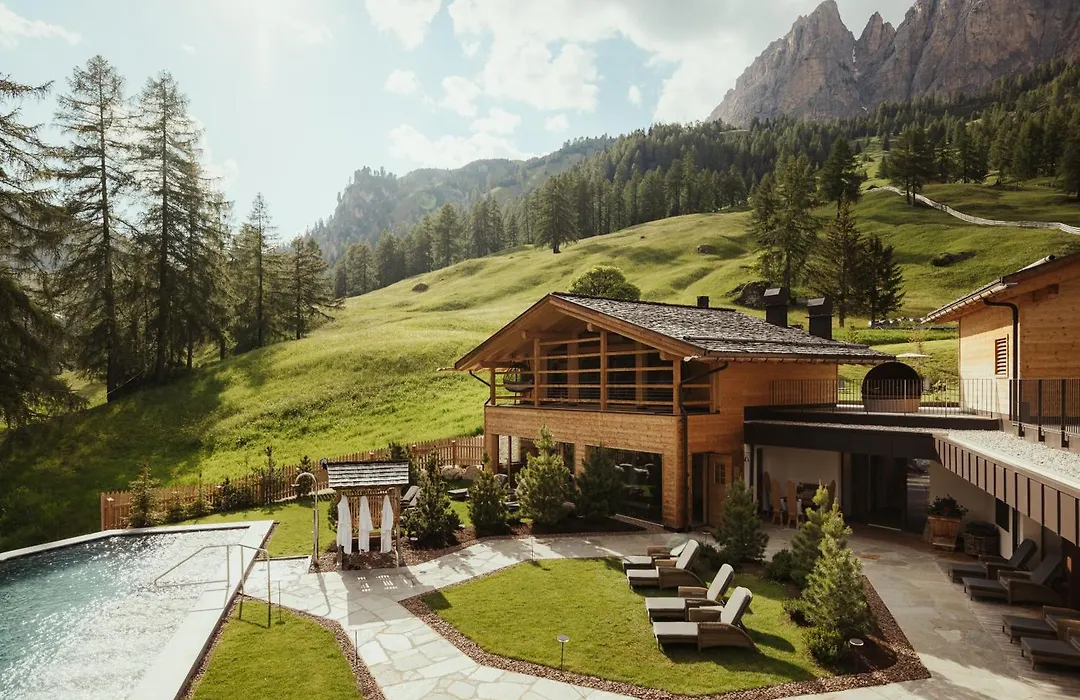 Kolfuschgerhof Mountain Resort-1