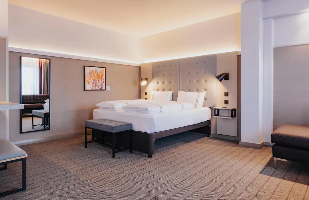 Premier Inn Koln City Mediapark-1