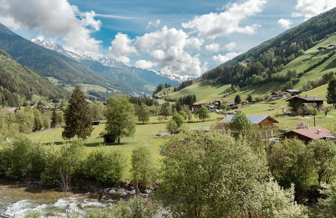 Hotel Tiroler Adler-1